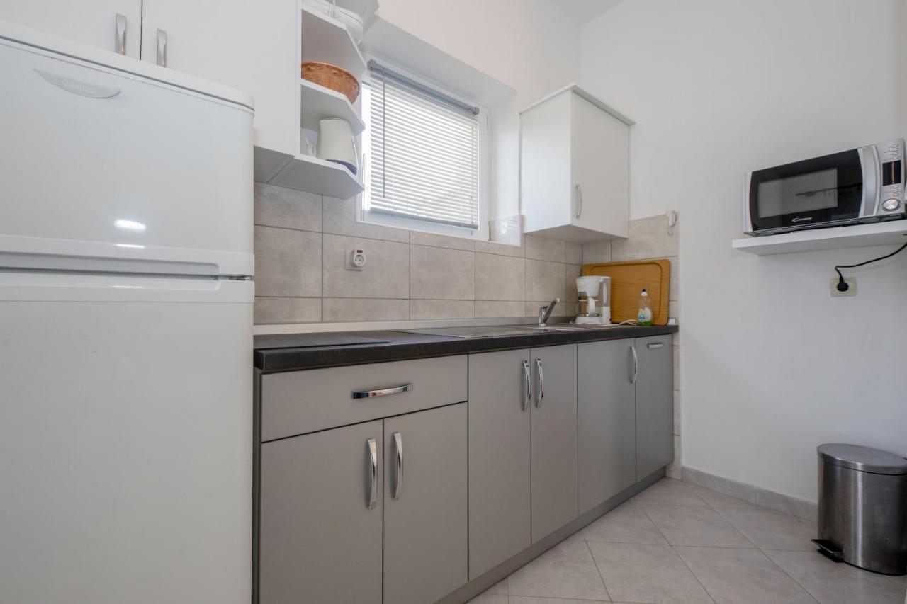 Apartments By The Sea Supetarska Draga - Donja, Rab - 11769 Zewnętrze zdjęcie