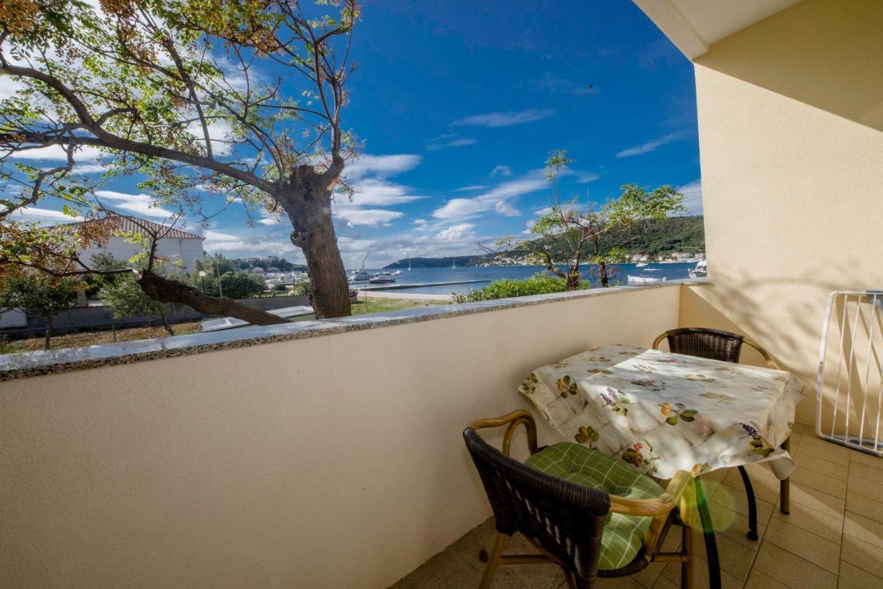 Apartments By The Sea Supetarska Draga - Donja, Rab - 11769 Zewnętrze zdjęcie