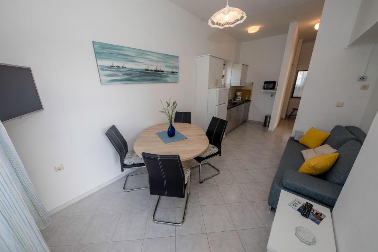Apartments By The Sea Supetarska Draga - Donja, Rab - 11769 Zewnętrze zdjęcie
