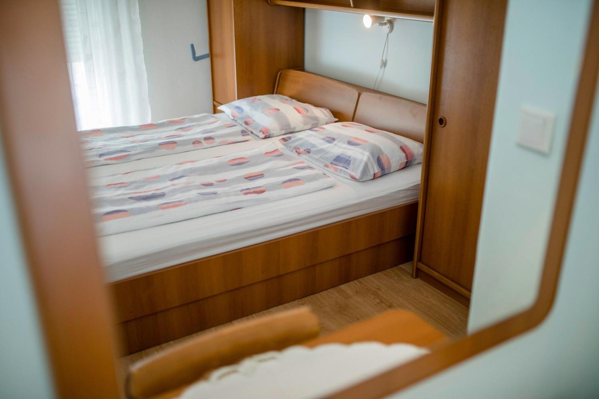 Apartments By The Sea Supetarska Draga - Donja, Rab - 11769 Pokój zdjęcie